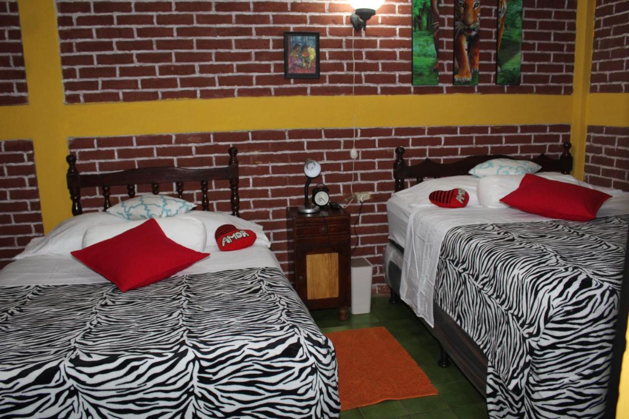 Hotel Casa Del Viajero ケツァルテナンゴ エクステリア 写真
