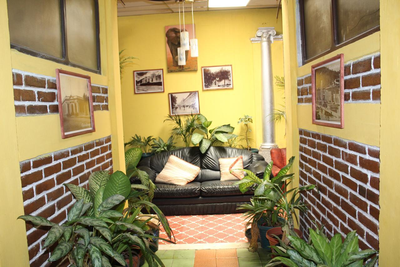Hotel Casa Del Viajero ケツァルテナンゴ エクステリア 写真